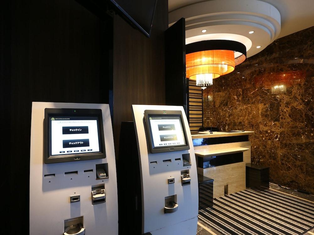 Apa Hotel Higashi Shinjuku Ekimae Токио Экстерьер фото